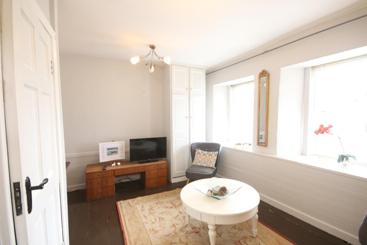 Apartment Errismore House